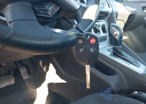 2013 Ford Focus Se z USA, uszkodzony, nr VIN 1FADP3F22DL169356